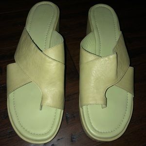 Green Sudini sandals NWOT